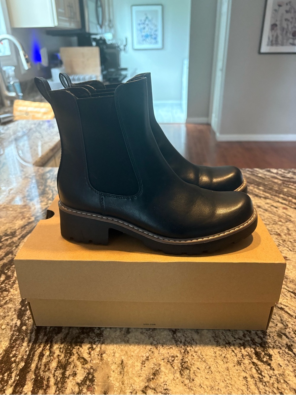 Universal Thread Chelsea Boots - Picture 4 of 4